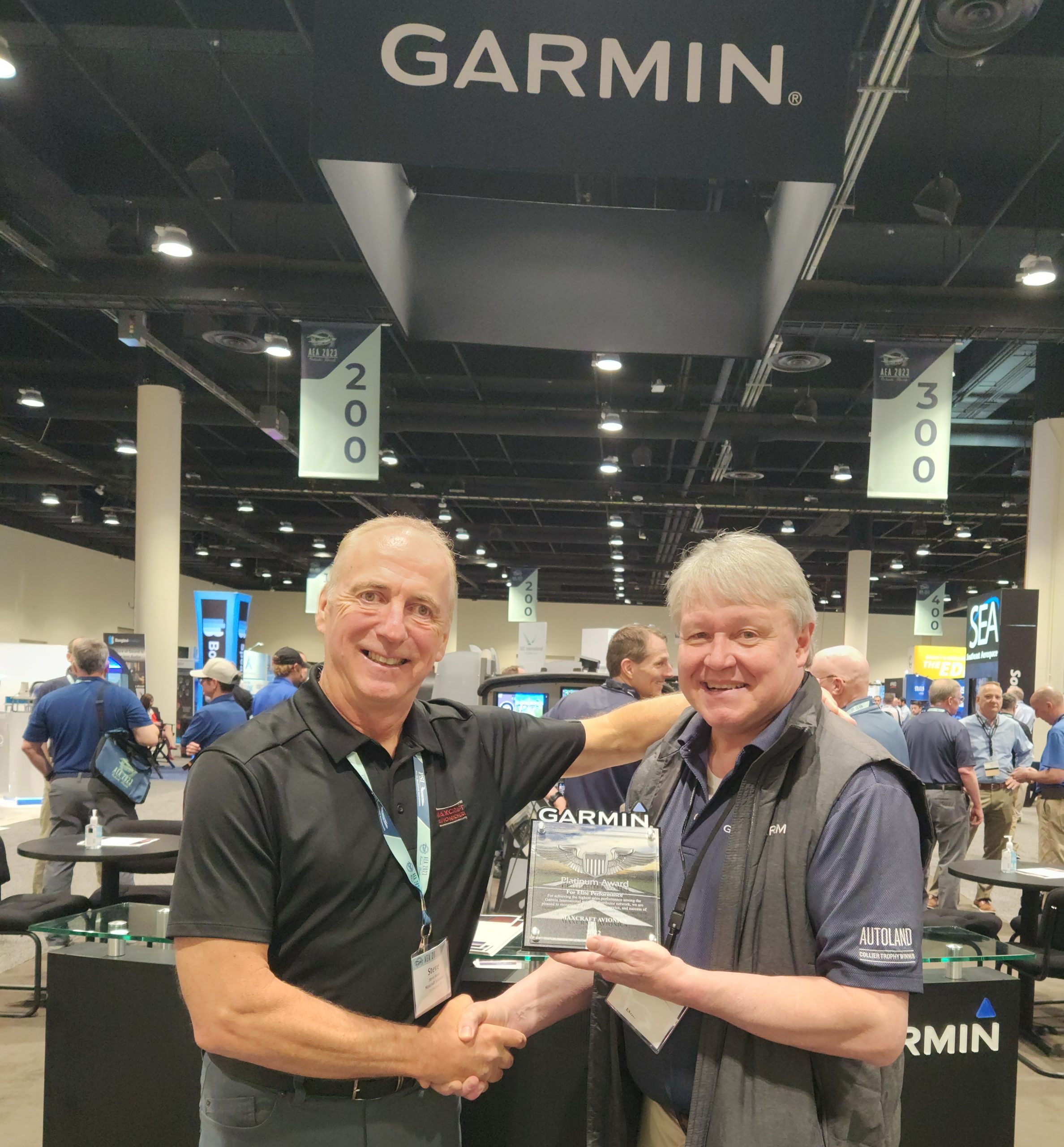 Maxcraft Director of Business Development, Steve Nunn Receives the Garmin Platinum Award from Garmin Representative Wayne McGhee